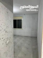  5 شقه سكنيه موقع ممتاز بجنين