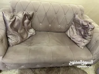  7 طقم كنب ( كنبايات ) قماش مخمل مشدود لا يحتاج للتوضيب باللونين اللؤلؤي والبنفسجي الفاتح