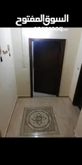  7 شقه للإيجار