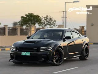  1 تشارجر 2018 V8 RT لون مميز وداخليه مميزه بحادث بسيط جدا للجادين فقط