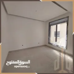  3 شقة أرضية مميزة للبيع في عبدون