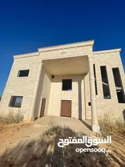  8 فيلا فاخرة على أرض 2000م تصنيف أ A, طابو – زاوية شارعين + مجلس ضيوف مستقل في طوباس