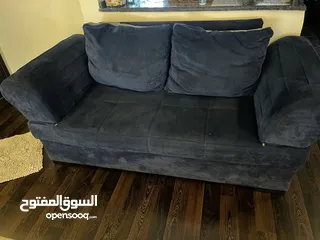  2 كنب كورنر بفتح تخت  مع كنباي ثنائيه بحاجه الى تنجيد بسعر مغري قابل للتفاوض