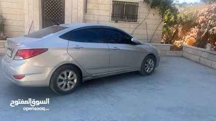  2 اكسنت بنزين ماتور 1400. بصمه .مرخصه ومامنه .دفعه.35 كاش وشكات 2000