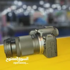  7 كاميرا كانون Canon R10