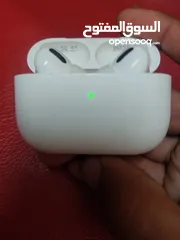  1 سماعة Apple أصليه بحال الوكاله للبيع Airpods pro