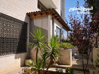  5 قطعة ارض 716م2 عليها عمارة اربعة طوابق وقبو في الصويفية
