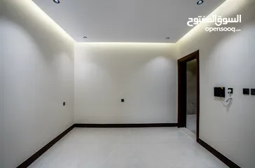  4 شقق وملاحق روف للبيع في جدة حي الروضة افراغ فوري