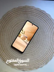  5 لابتوب وتلفون للبيع