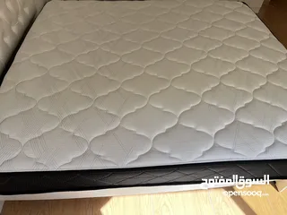  6 فرشه كينج  حجم مقاس 200x 180 cm  استخدام 10 اشهر فقط.  ممتازه الحال متل الجديد بتخدمك بحدود  10 سنين