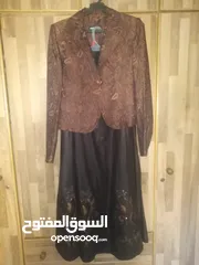  20 فستان اسود واحمر طويل مع جاكيت قصير احمر بأكمام طويلة جديد غير مستعمل ماركة H&M مقاس L بلبس 40 و42