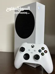  3 Xbox Series s شبه جديد مستخدم 3 اشهر والجهاز نضيف مش مفتوح ولا اي مشكله فيه