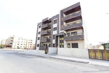  3 شقة مع روف مميزه مساحة الشقة 180م مع تراس وروف باطلالة مميزة في شفا بدران الكوم
