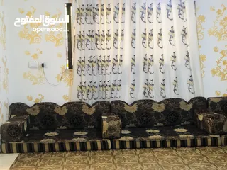  5 قعده جلوس. عربي