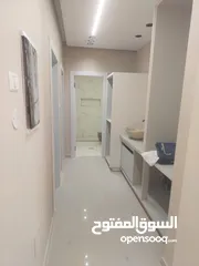  5 للايجار شقه ارضيه مدخل مستقل مع ساحه 200 متر