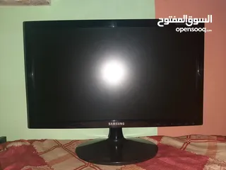  1 شاشة سامسونج 20 بوصه LED تاتش كالجديدة