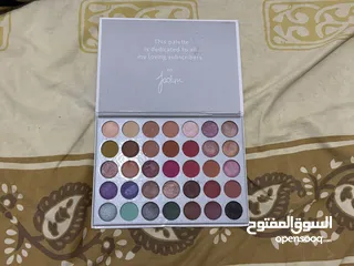  2 pigmented Eyeshadow palatte and kiko orignal lipstick available one time used