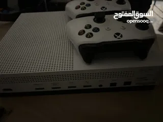  3 اكس بوكس ون مع شاشة