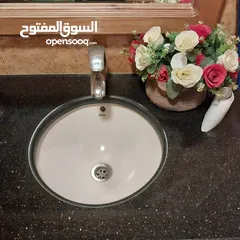  5 طقم حمام كامل مع مغاسل ورخام ومقعد فرنجي ومراي طقم حمام كامل مع مغاسل ورخام ومقعد فرنجي ومراي