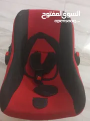  1 كرسي بيبي (كوت أو كارسيت ) للمنزل أو للسياره مستعمل للبيع