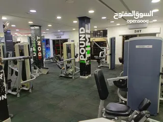 10 نادي رياضي مجهز بالكامل للبيع بسعر مغري مستعجل بداعي السفر