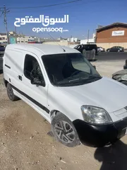  4 بيجو بارتنر 2011
