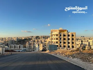  1 ارض للبيع - حجار النوابلسة - قرب وزارة الخارجية و اطلالة على عبدون و دير غبار
