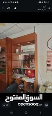  2 ديكور محل خشب بلوط يصلح للصيدلية و لمحل بصريات ومحل عطور ومحل خلويات