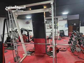  30 نادي رياضي كامل للبيع