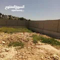  29 للبيع في عابود شاليه مساحة واسعة