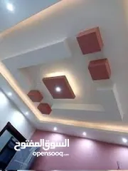  2 لدينا عمال للعمل في أعمال الديكور