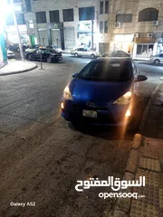  17 تويوتا بريوس c