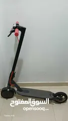  1 Electric scooter in good condition the only problem is in the back