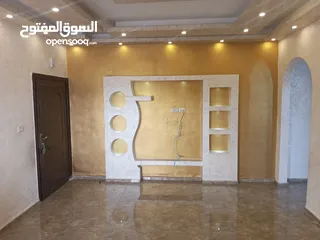  18 شقتين للبيع في حي نزال