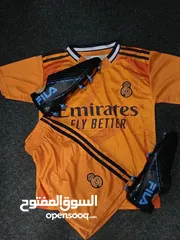  6 اطقم وكلرات الانديه والمنتخبات وجرابات رياضيه