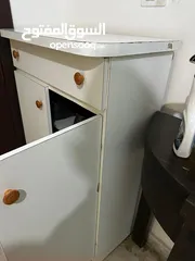  3 خزانة كنادر لو ابيض بحالة جيدة جدا بسعر 30