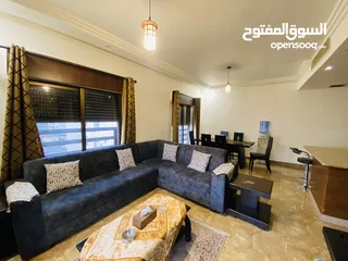  3 شقة طابق 3، 2 نوم، (1) ماستر، حمامين مفروشة بحي الرونق بإطلالة.