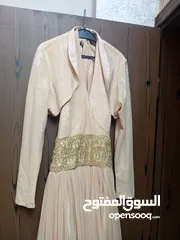  5 فساتين للبيع