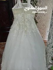  3 فستان زفاف بدون طرحه للبيع