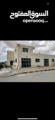  13 مجمع تجاري وطابق سكني مساحة البناء الأرضي (المجمع) 400 م2 والطابق الأول (سكني) 150 م