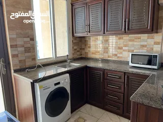  4 شقة مفروشة مساحة 61م للبيع، مقابل البوابة الجنوبية لجامعة اليرموك/اربد