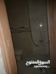  18 بيت للايجار