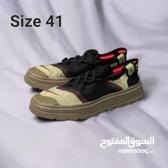  2 احذية سبورت ماركة وكوبي جديده