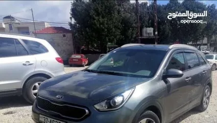  13 كيا نيرو نظيفة جدا للبيع استعمال شخصي سبب البيع السفر