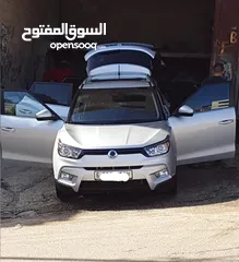  2 جيب تيفولي 2016 كوري أصل وكالة ماتور 1600 بنزين مع فتحة سقف