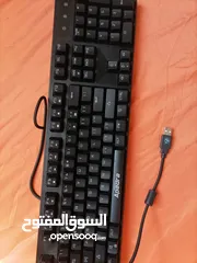  2 كيبورد العاب مع إضاءة عدة الوان مستعمل بحالة الجديد