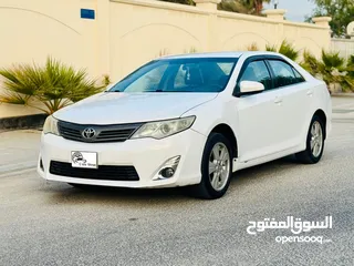  1 Toyota Camry GL 2012