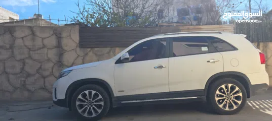  3 جيب كيا 7مقاعد بحالة ممتازه