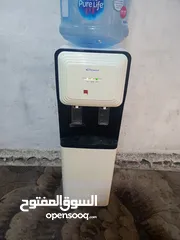  1 كولر مي كونتي لون ابيض واسود حامي بارد بحال الوكاله نظيف فحص قابل للتفاوض يوجد توصيل