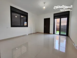  14 شقة مع حديييقة للايجار في عين مصباح